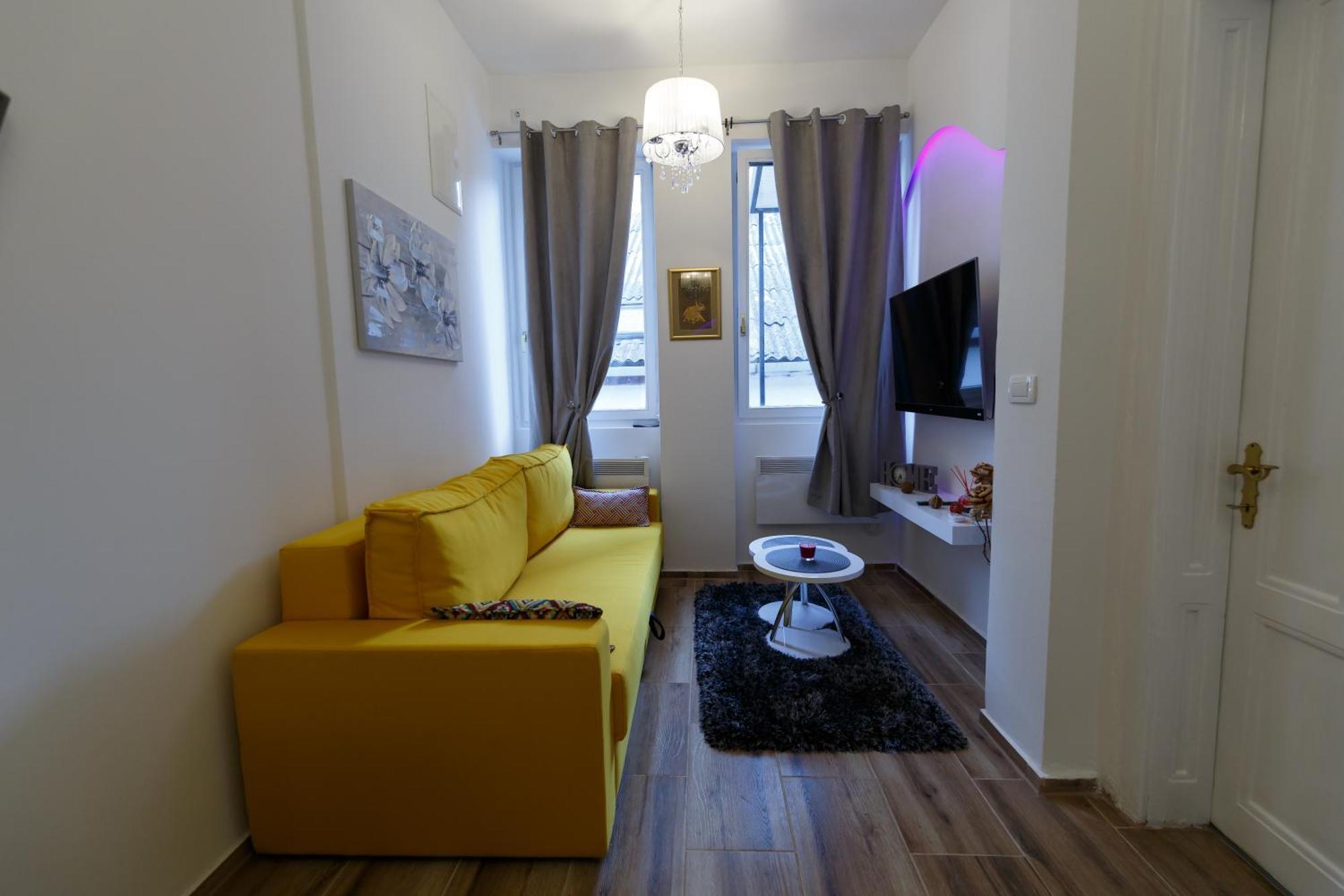Apartman Royal Σλαβόνσκι Μπροντ Εξωτερικό φωτογραφία