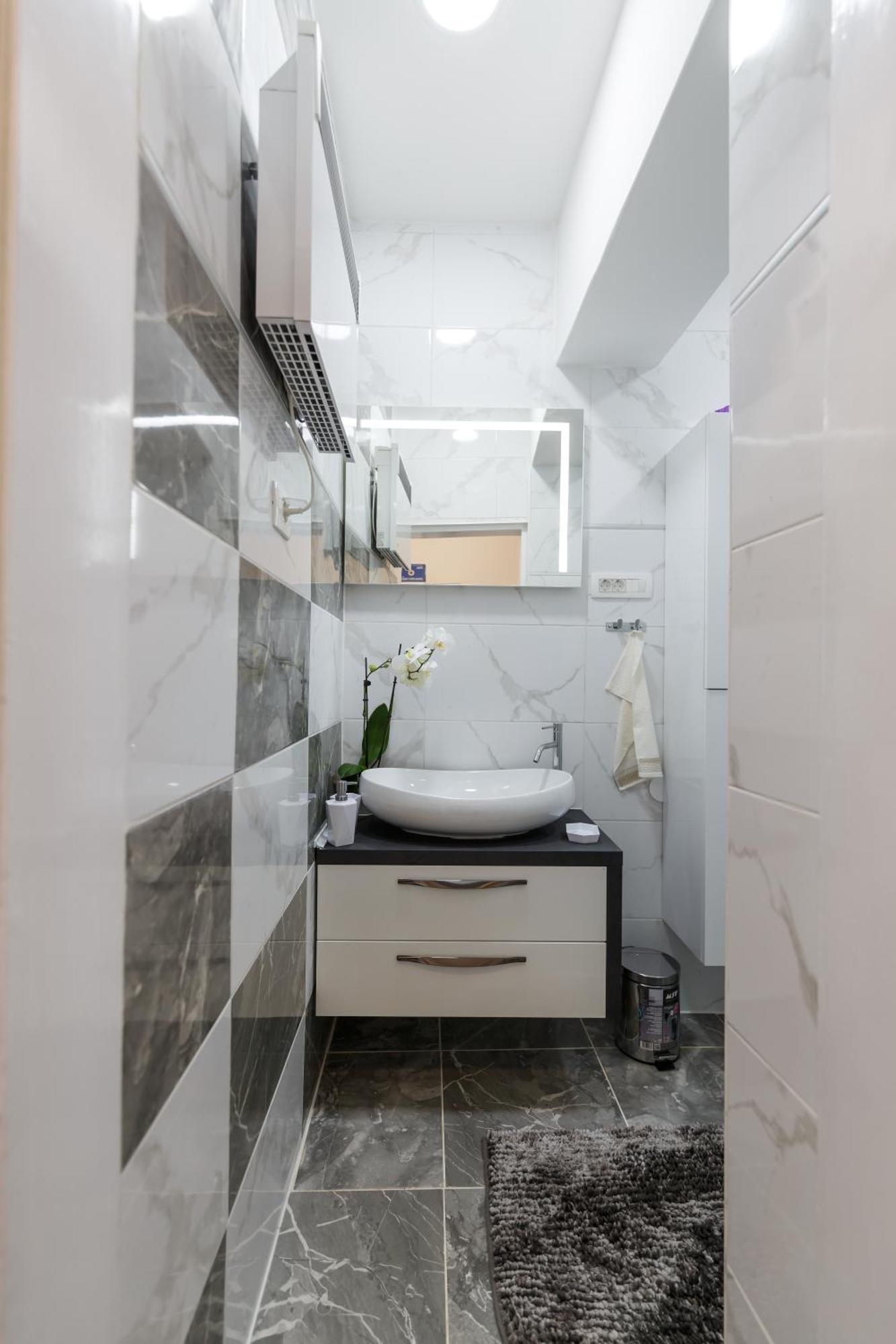 Apartman Royal Σλαβόνσκι Μπροντ Εξωτερικό φωτογραφία