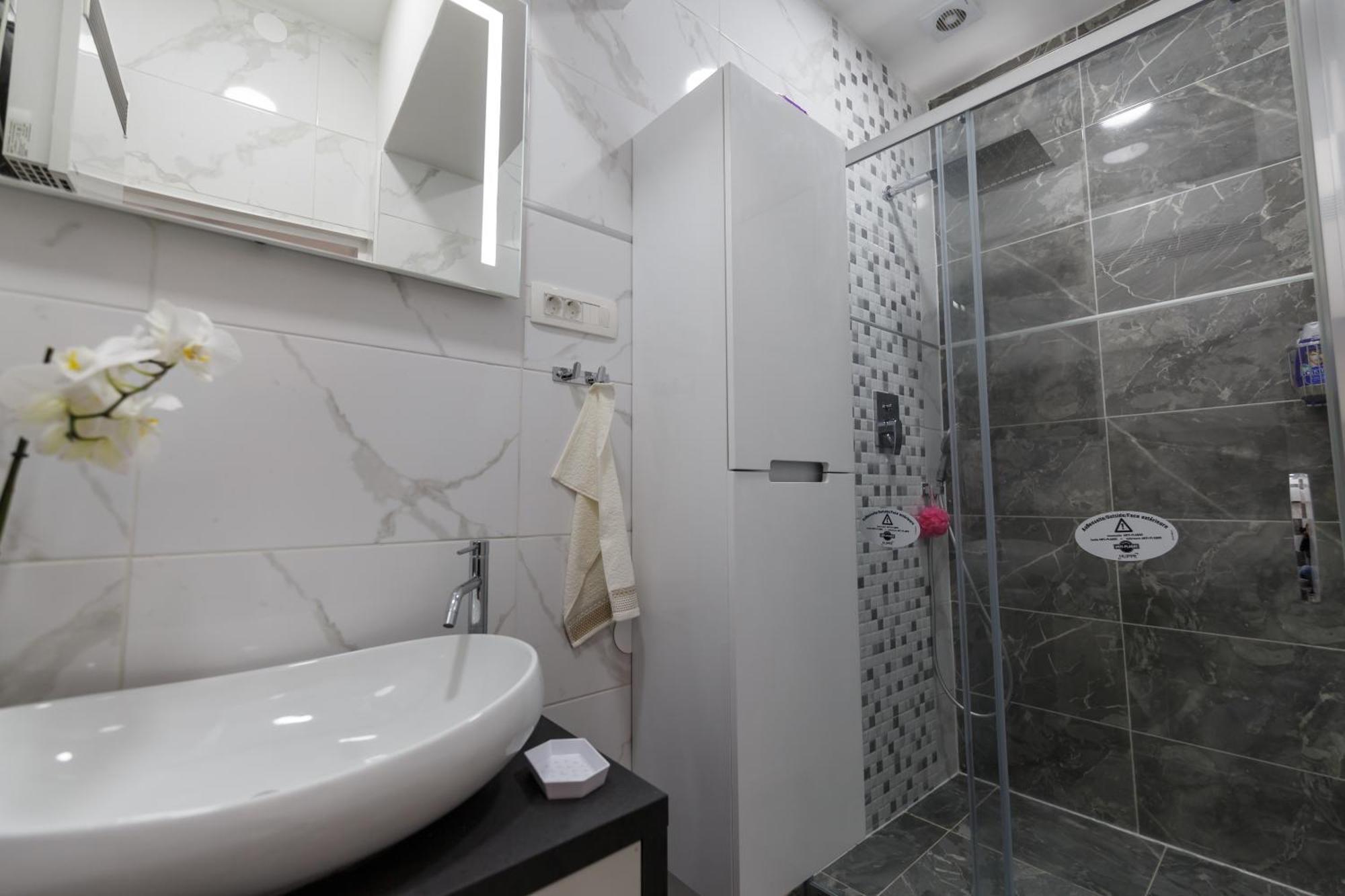 Apartman Royal Σλαβόνσκι Μπροντ Εξωτερικό φωτογραφία