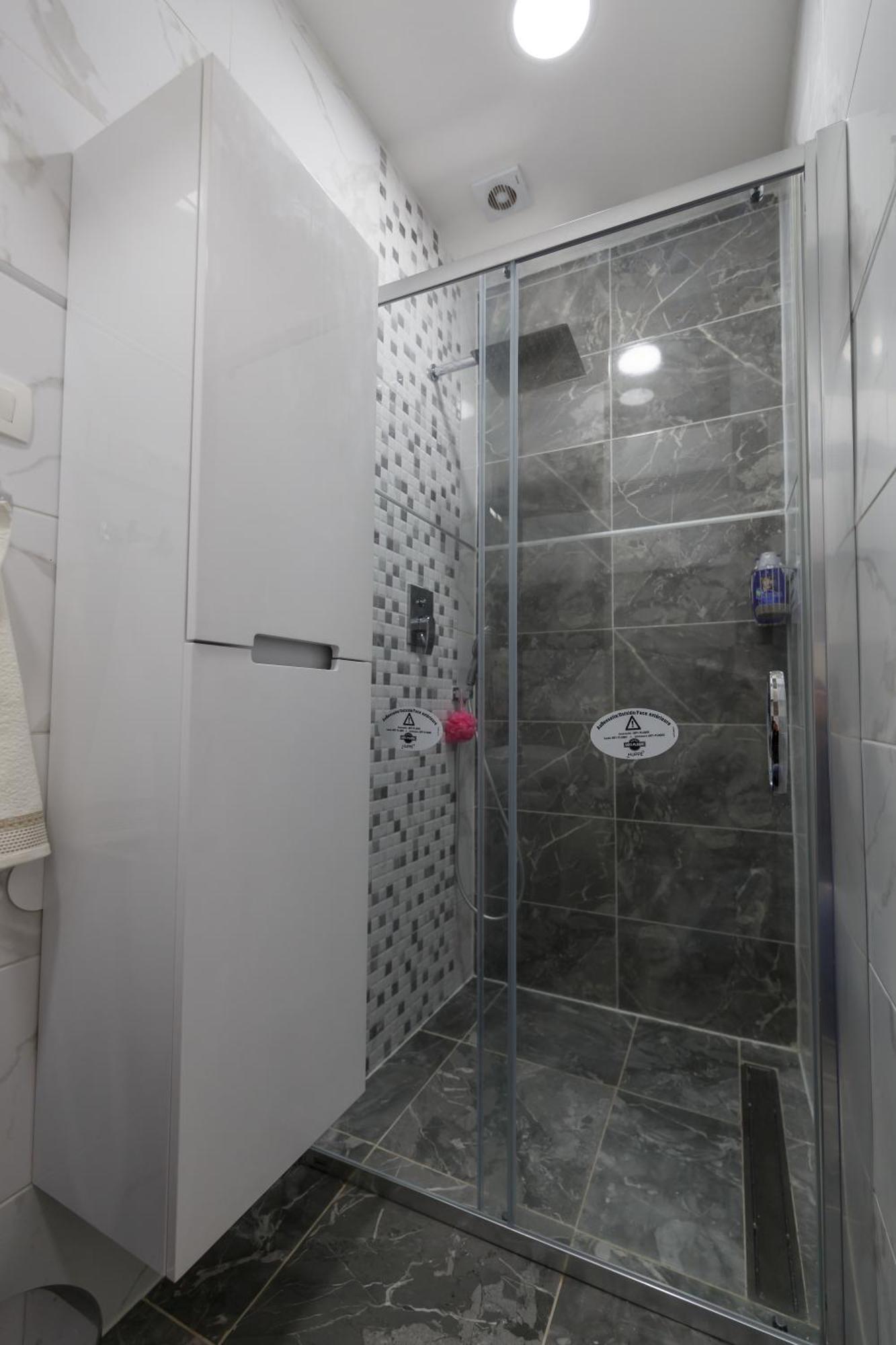 Apartman Royal Σλαβόνσκι Μπροντ Εξωτερικό φωτογραφία