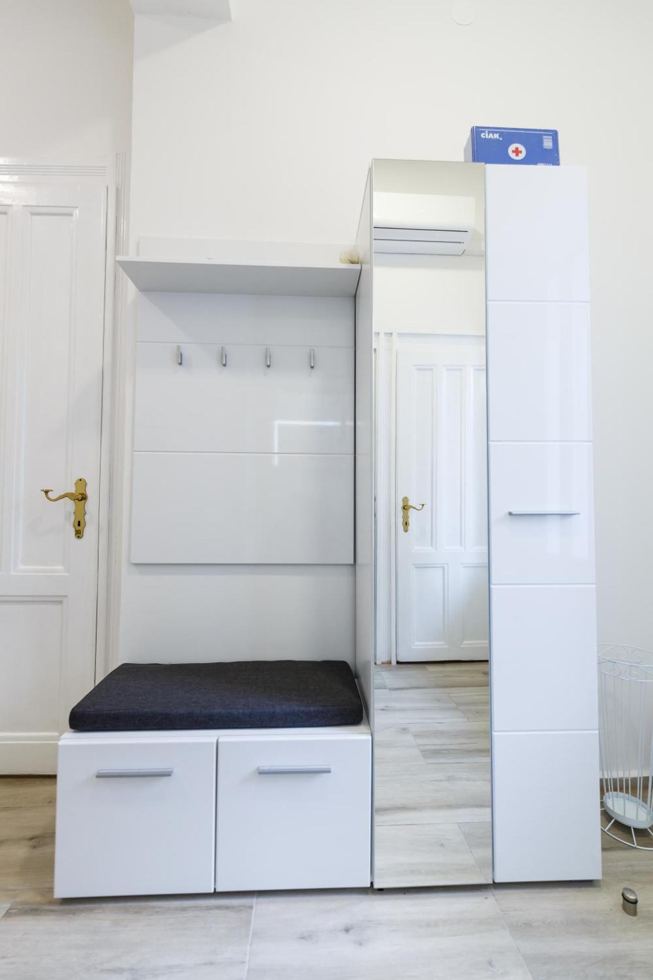 Apartman Royal Σλαβόνσκι Μπροντ Εξωτερικό φωτογραφία