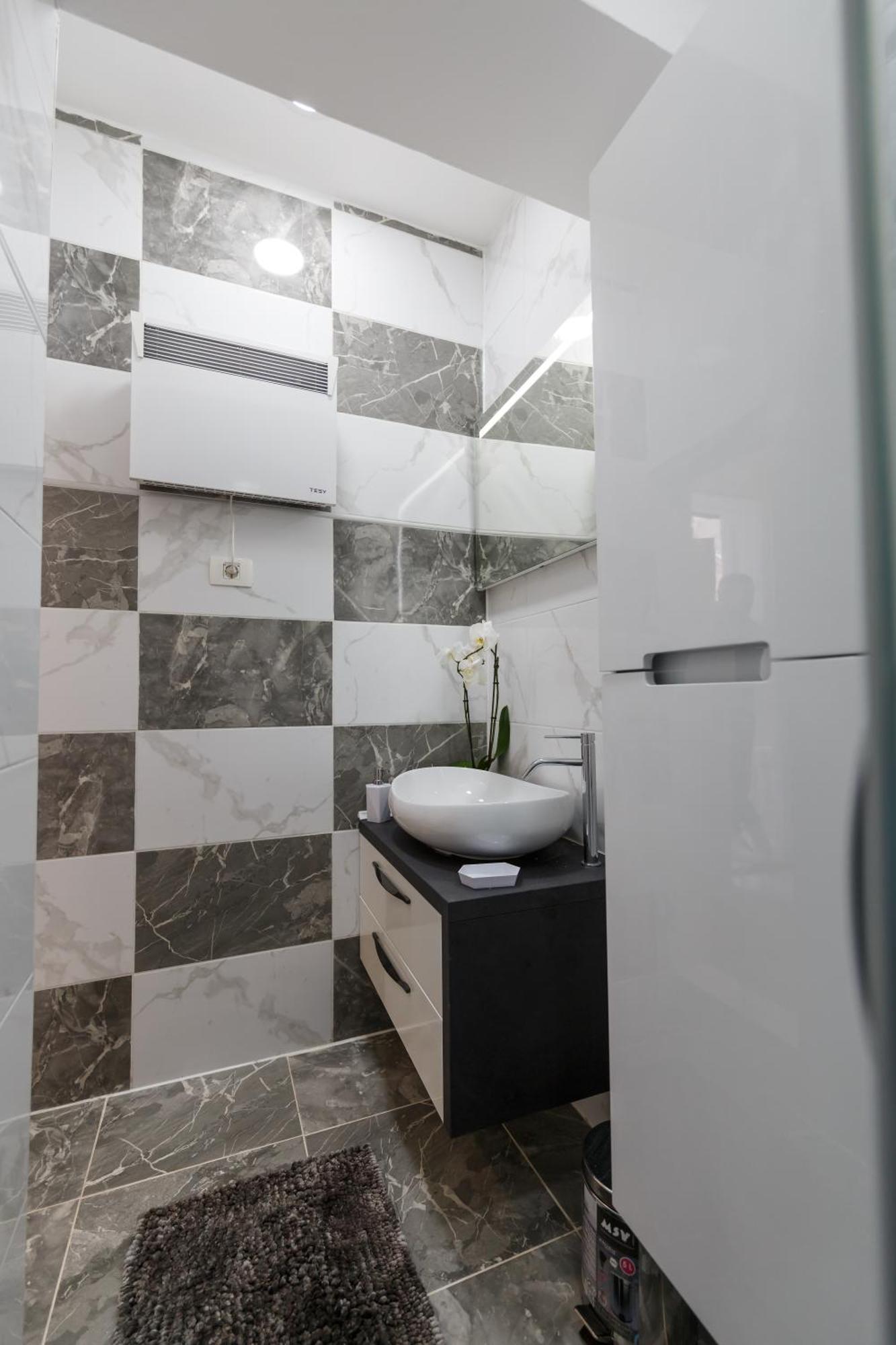 Apartman Royal Σλαβόνσκι Μπροντ Εξωτερικό φωτογραφία