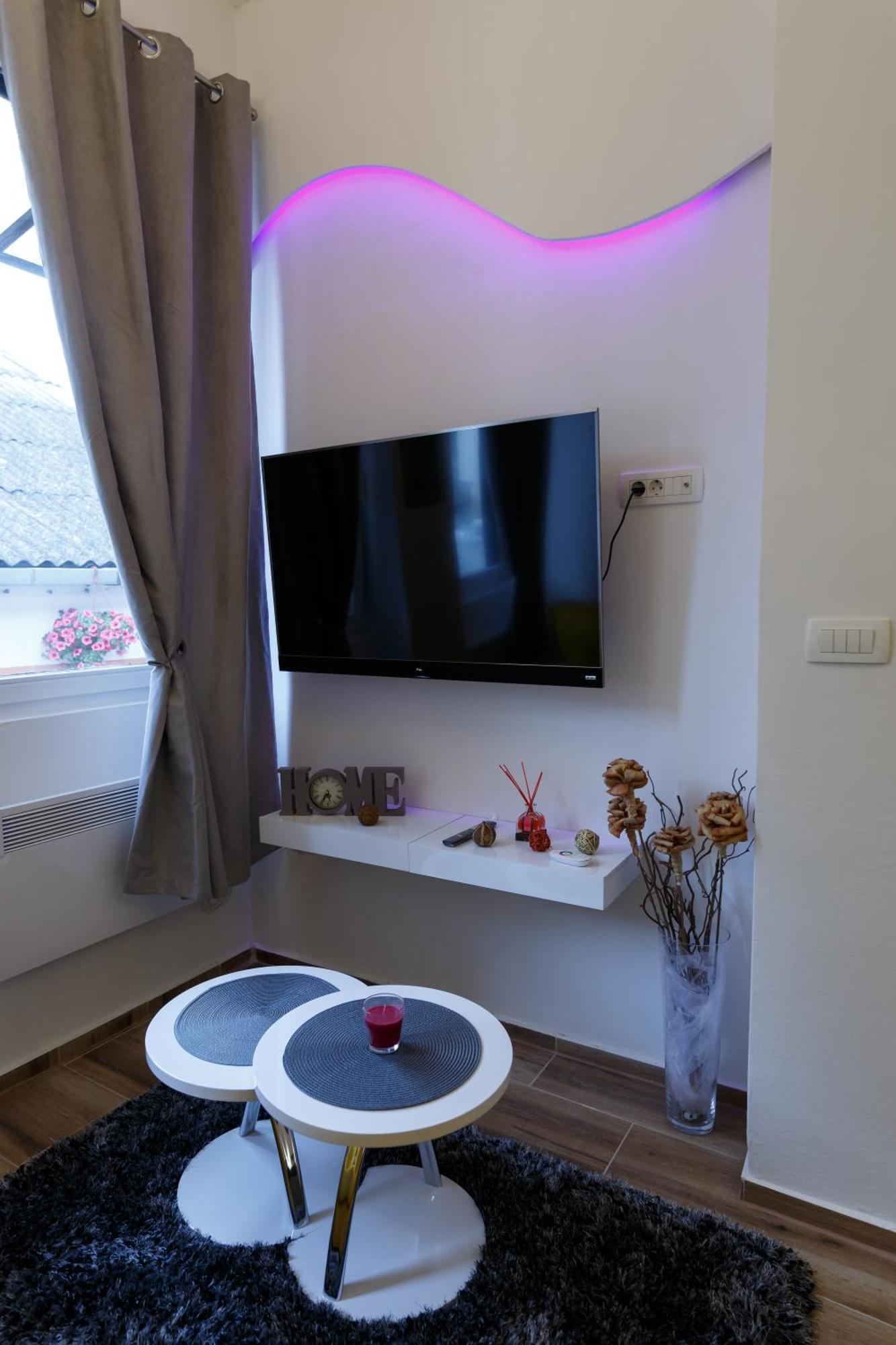 Apartman Royal Σλαβόνσκι Μπροντ Εξωτερικό φωτογραφία