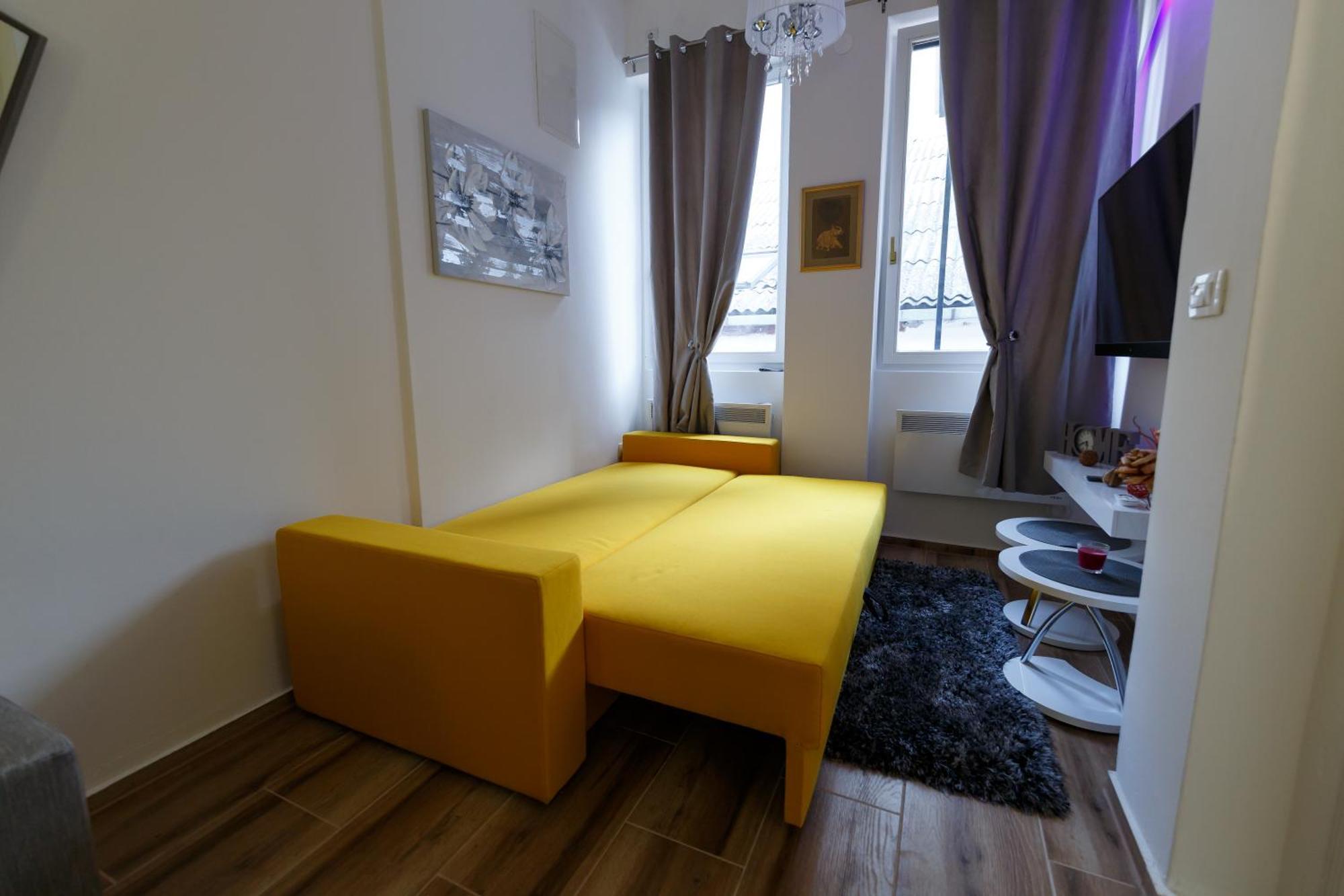 Apartman Royal Σλαβόνσκι Μπροντ Εξωτερικό φωτογραφία