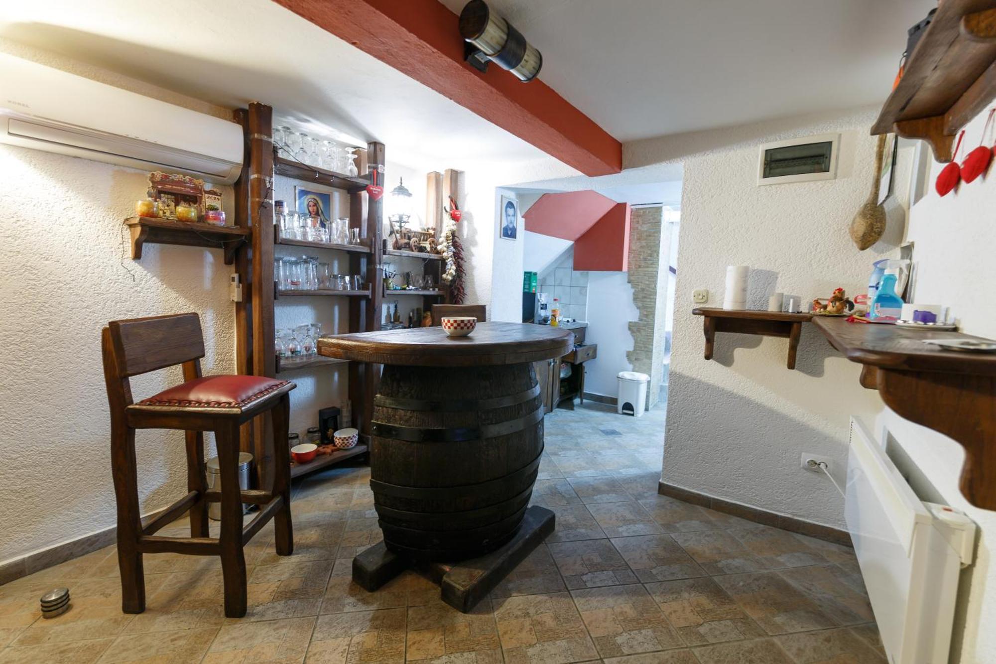 Apartman Royal Σλαβόνσκι Μπροντ Εξωτερικό φωτογραφία