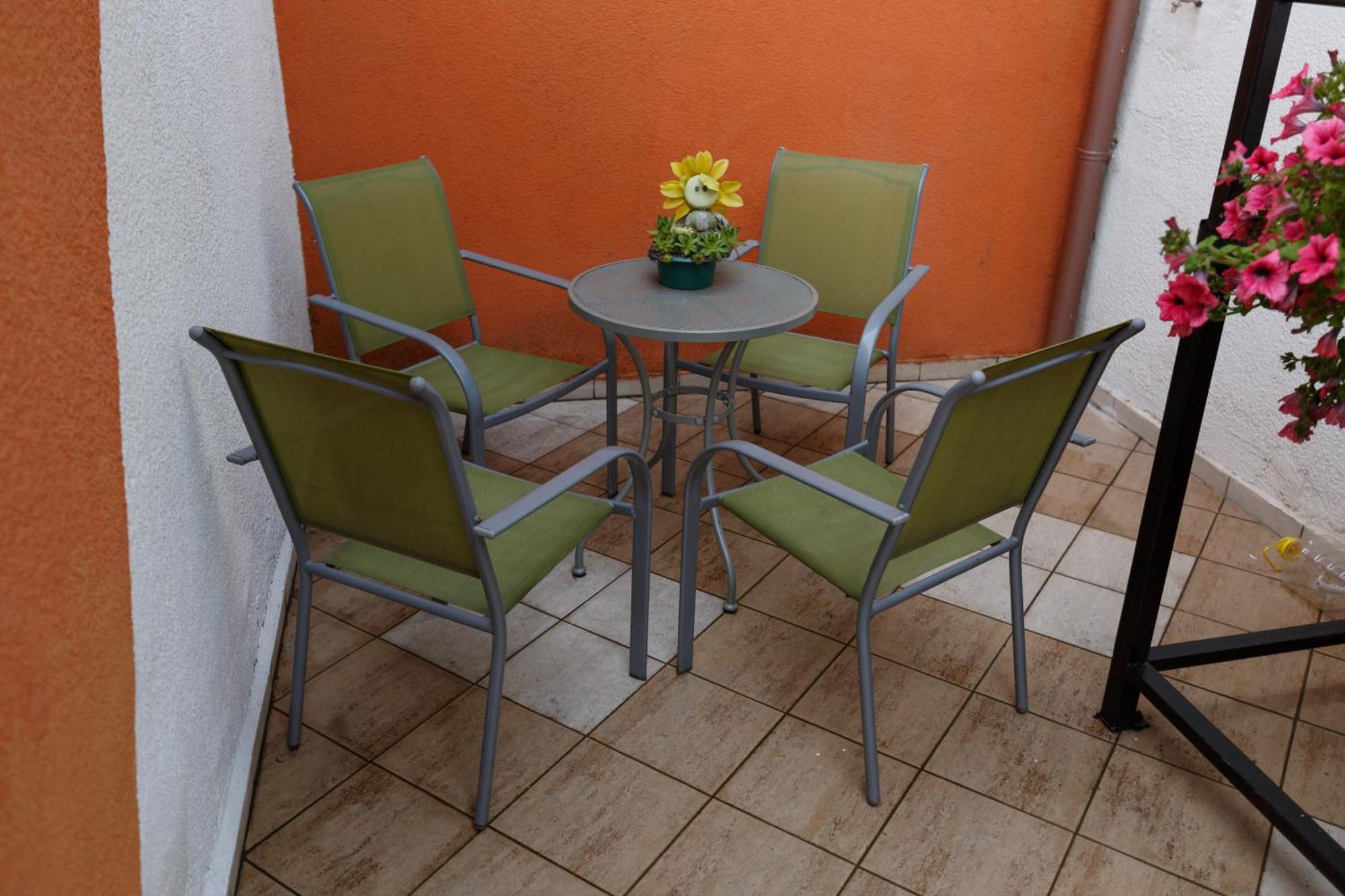 Apartman Royal Σλαβόνσκι Μπροντ Εξωτερικό φωτογραφία