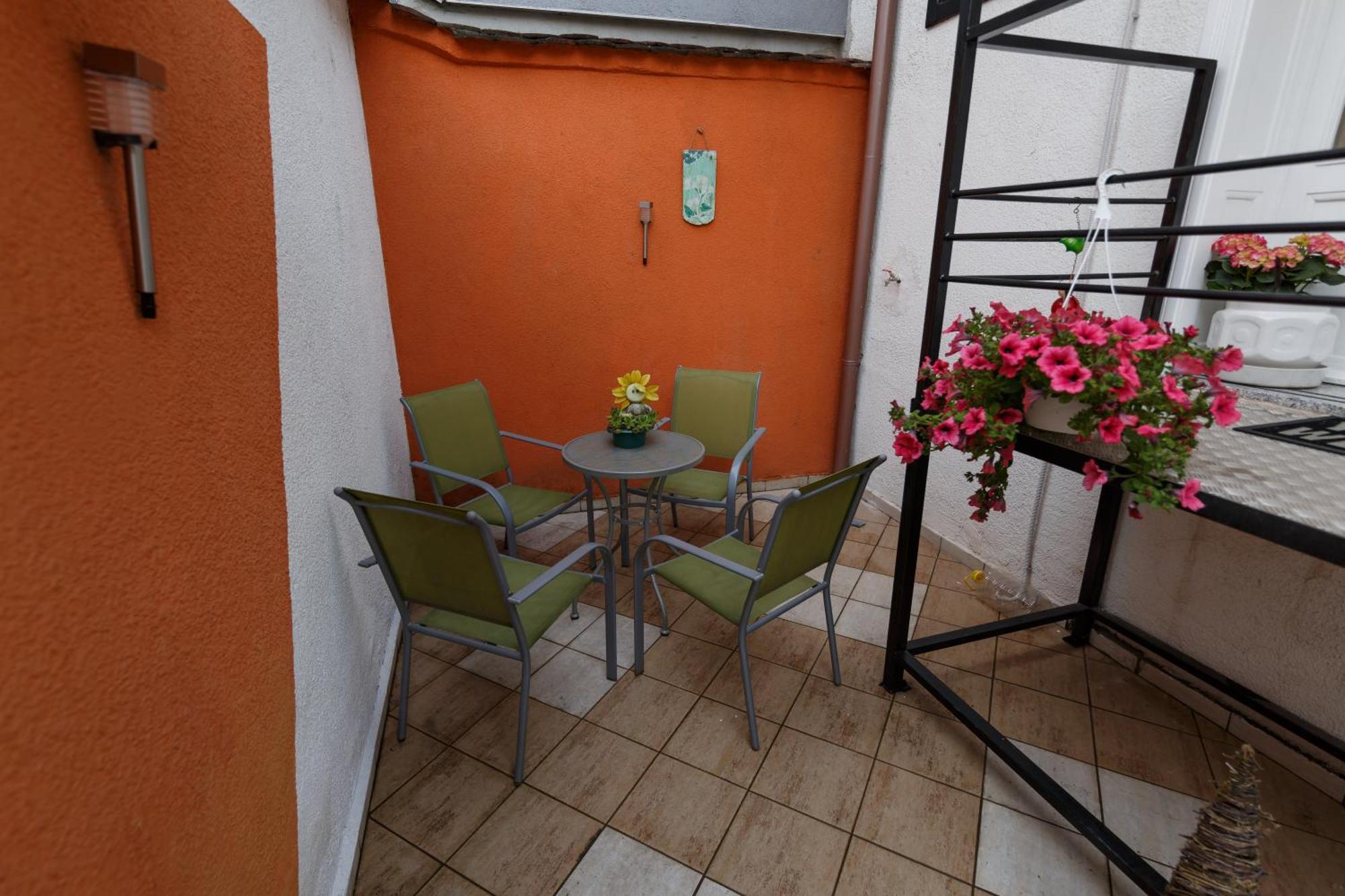 Apartman Royal Σλαβόνσκι Μπροντ Εξωτερικό φωτογραφία